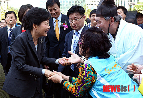 박근혜와 악수 | 인스티즈