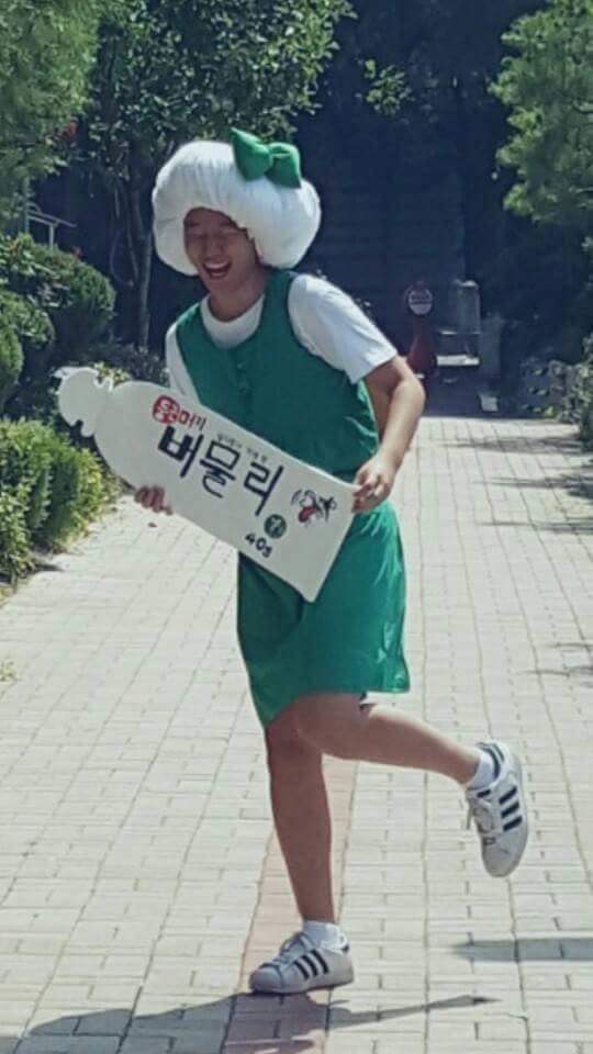 누군가가 한해의 이슈를 묻거든 고개를 들어 의정부고 졸업앨범을 보게하라 | 인스티즈