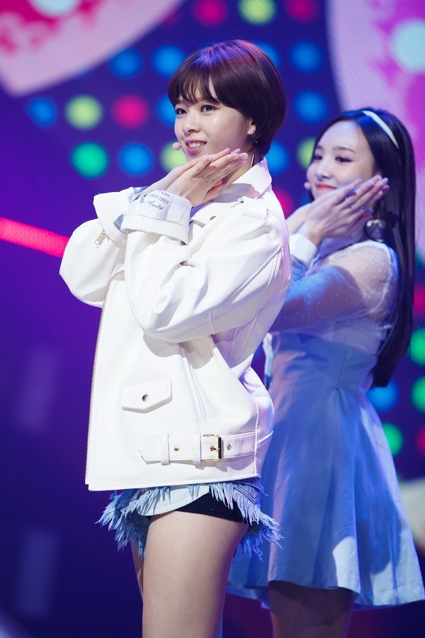 [트와이스] 얼굴을 막쓰는 정연 | 인스티즈