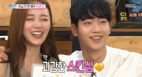 잘생긴남자 바라보는 여자들의 표정.gif | 인스티즈