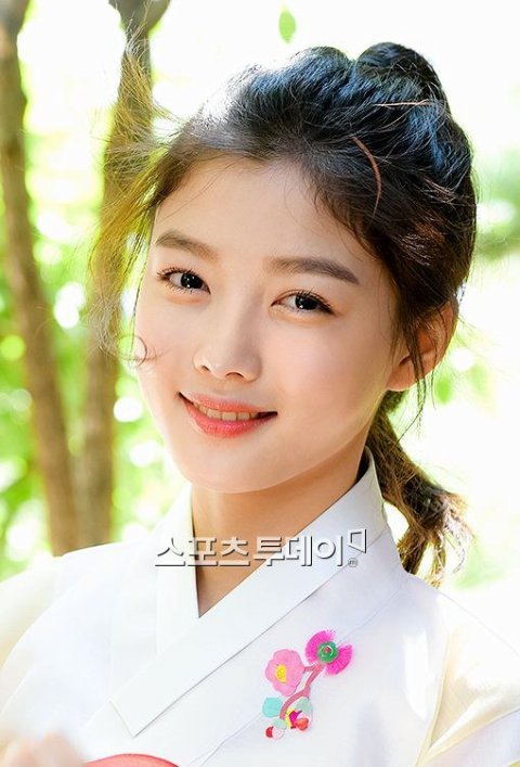 넘사벽 여신으로 성장하는 김유정 | 인스티즈
