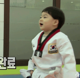 태어날때부터 윙크하던 아기 송만세.jpgif | 인스티즈