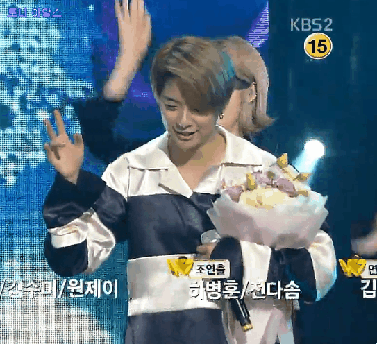 오늘자 에프엑스 1위 세리머니 파리지앵 춤.gif | 인스티즈
