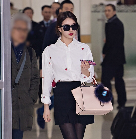 연예인덕 톡톡히 본 폰케이스들.jpg | 인스티즈