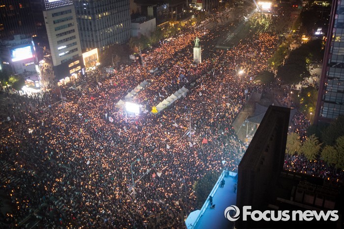 광화문광장 가득 메운 촛불.jpg | 인스티즈