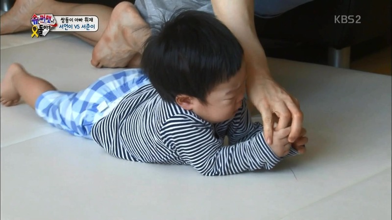 [슈퍼맨이돌아왔다] 작은병 하나때문에 싸우는 서언,서준이 | 인스티즈