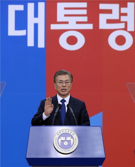 문재인 대통령이 꿈에서 여러번 봤다는 사람..gif | 인스티즈