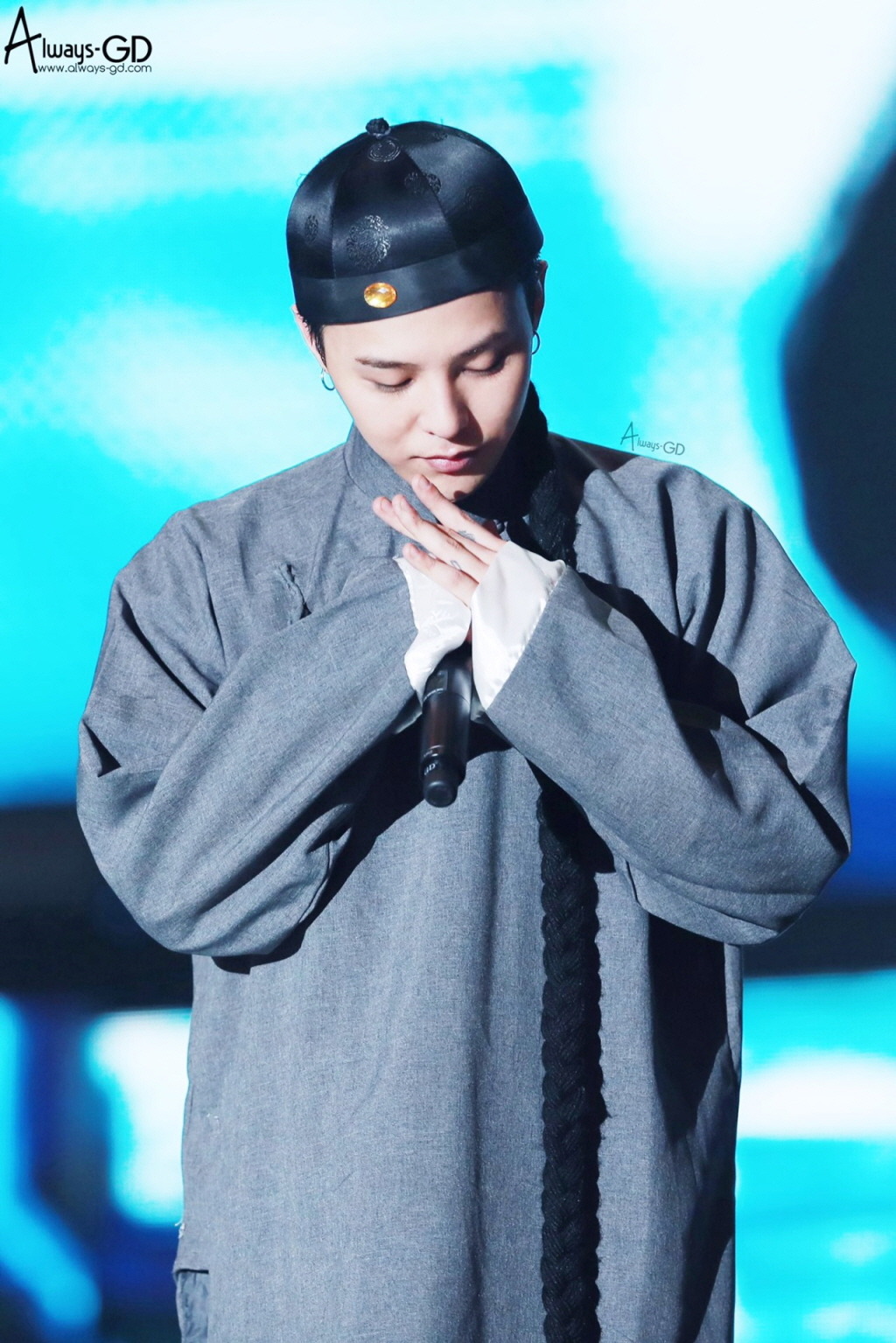 중국에서 지드래곤 벌칙의상 수준.jpg | 인스티즈