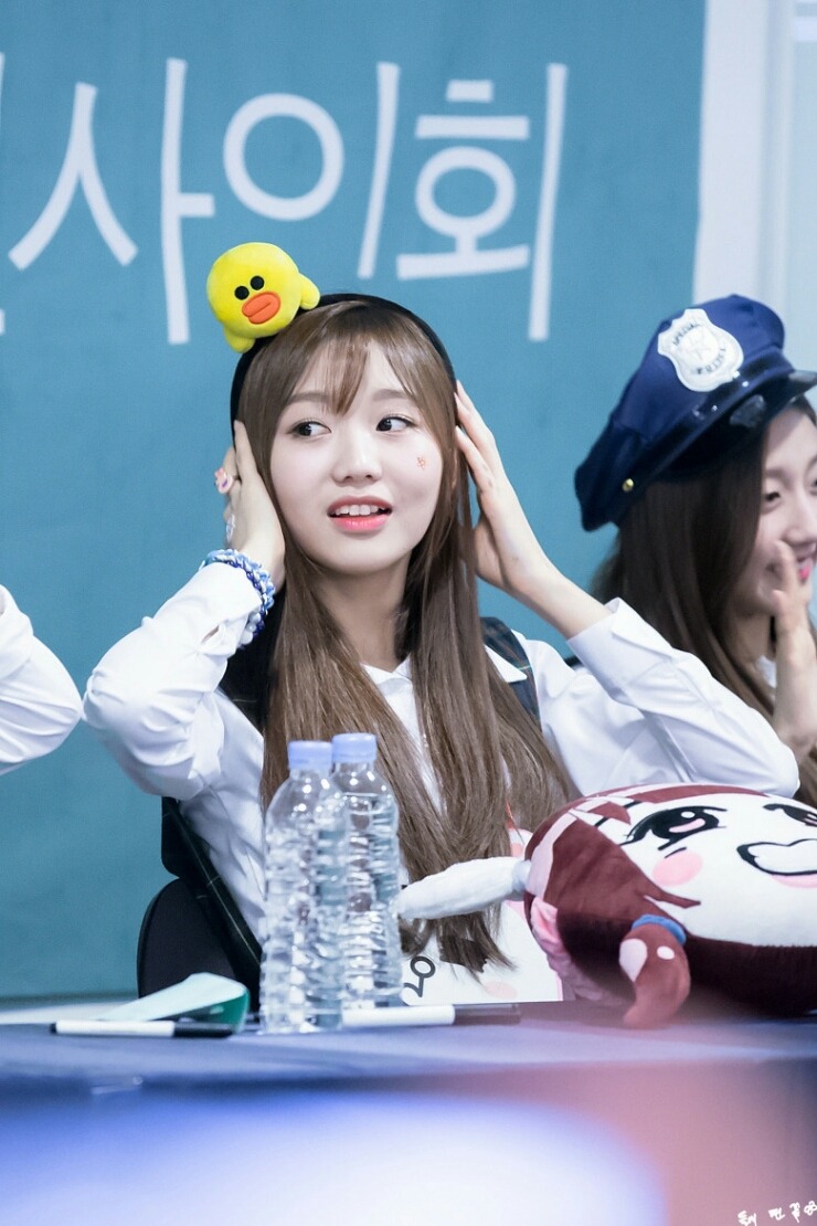 [러블리즈] 볼이 빵빵한 빵떡이 류수정 | 인스티즈