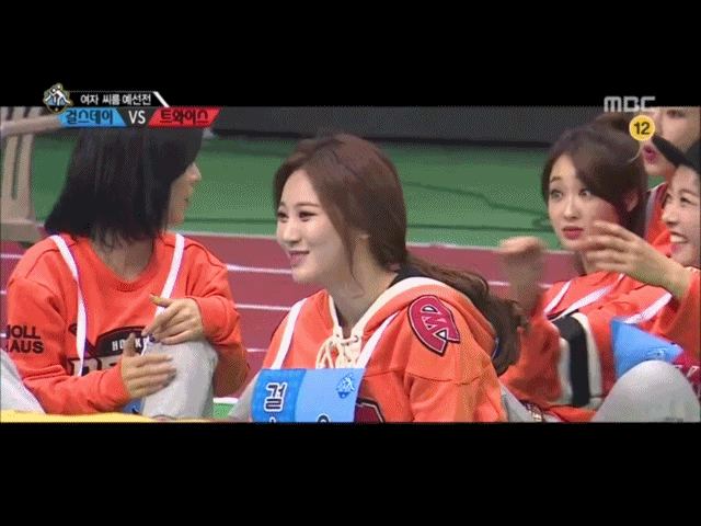 아육대 걸스데이 씨름 광탈 모습 (vs 트와이스).gif | 인스티즈