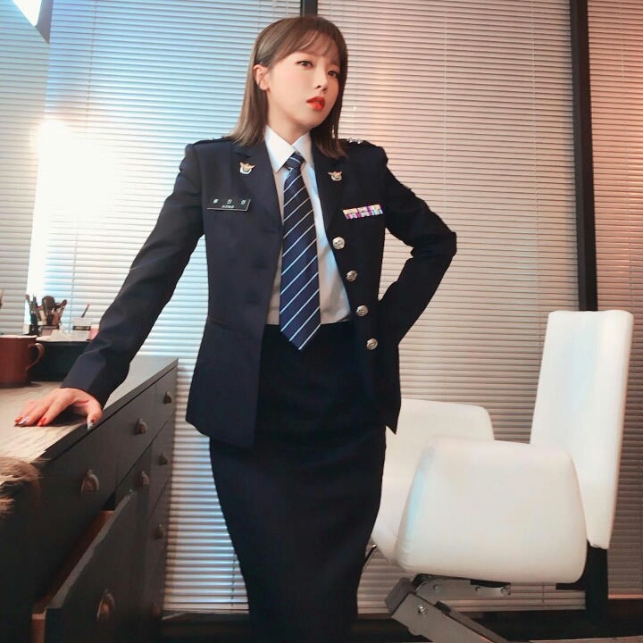 경찰 제복 입은 홍진영.JPG | 인스티즈