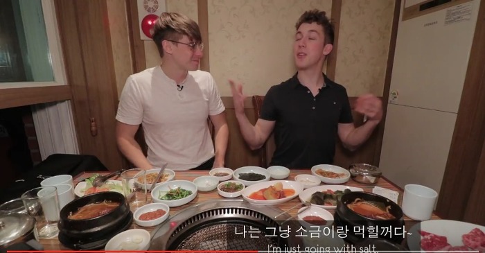 한우 꽃등심을 처음 먹어본 외국인들의 반응.jpg | 인스티즈