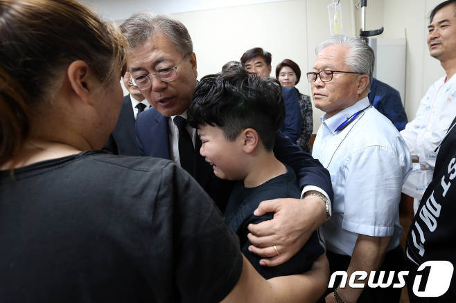 삼성중공업 크레인 사고 유가족 만난 문재인 | 인스티즈