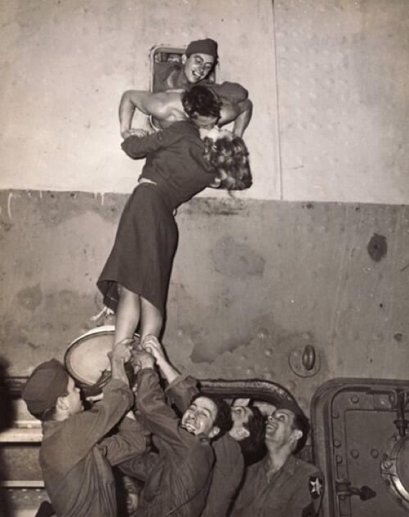 1945년 뉴욕의 키스 | 인스티즈
