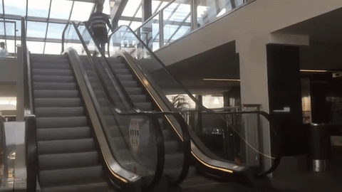 맞아도 할 말이 없는 장난.gif | 인스티즈