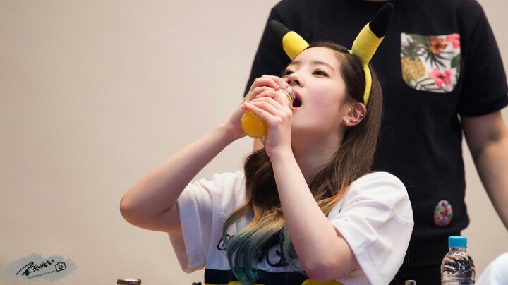 [트와이스] 팬싸에서 비눗방울 가지고 노는 다현이(청량함은 다현이가b) | 인스티즈