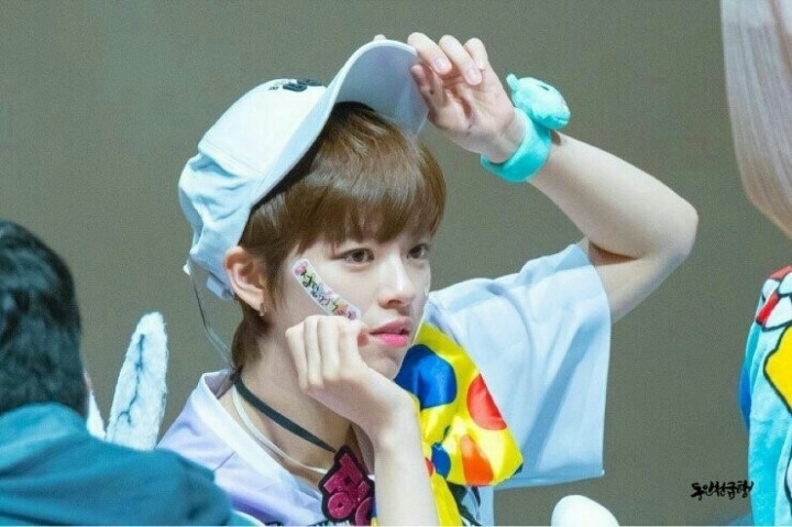 모자가 잘 어울리는 트와이스 정연이 | 인스티즈