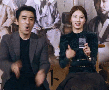 스승님 따라하는 수지.gif | 인스티즈