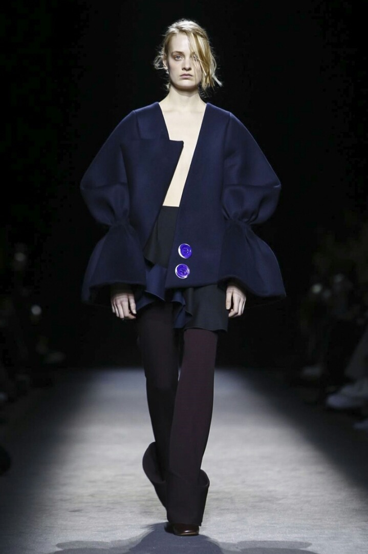 Jacquemus 쟈크뮈스 2016 FallWinter RTW Milan | 인스티즈