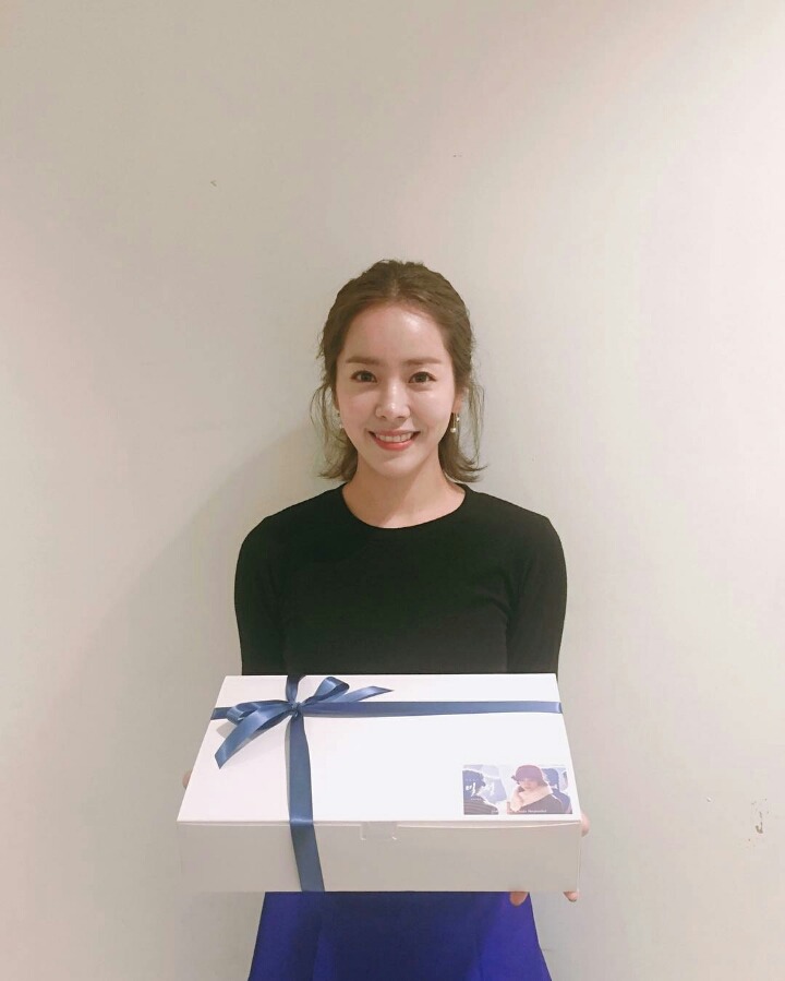 오늘자 한지민 | 인스티즈