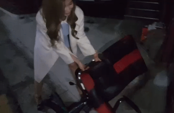 이쯤에서 다시보는 사나의 인성.gif | 인스티즈