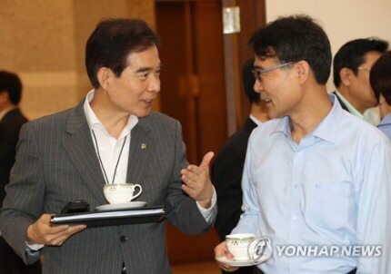 수석보좌관회의+티타임 기사 사진 06/05 | 인스티즈