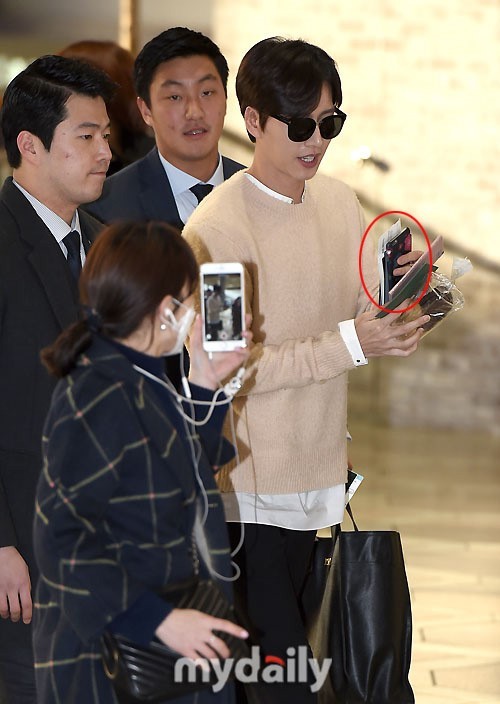 오늘자 박해진 공항 패션.jpg | 인스티즈