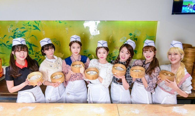 2017년 첫 오마이걸.JPG | 인스티즈