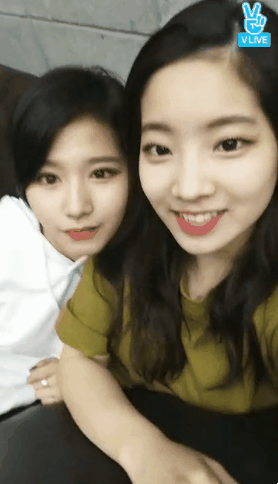 사나 조련하는 다현.gif | 인스티즈