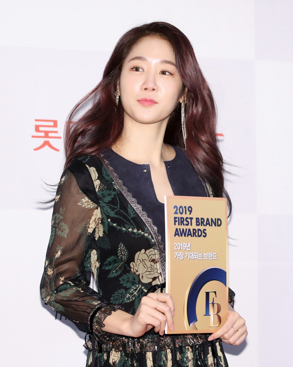 소유 2019 대한민국 퍼스트 브랜드 대상 포토월 사진 | 인스티즈