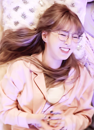 [레드벨벳] 안경 쓰면 미모력이 상승하는 웬디 | 인스티즈