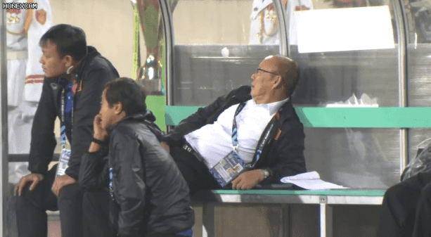 현지에서 박항서 감독님 인기.gif | 인스티즈