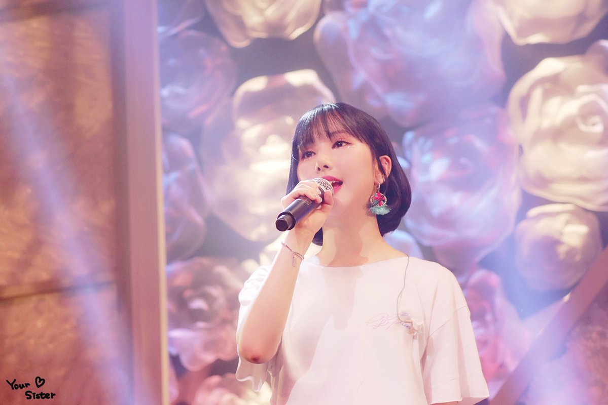 근무 중 할 일이 없어서 여자친구 은하.jpgif | 인스티즈