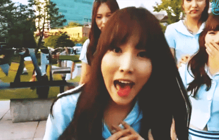 유주언니 따라하는 여자친구 엄지.gif | 인스티즈