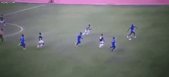 네이션스컵 예선에서 나온 물리엔진 오류.gif | 인스티즈