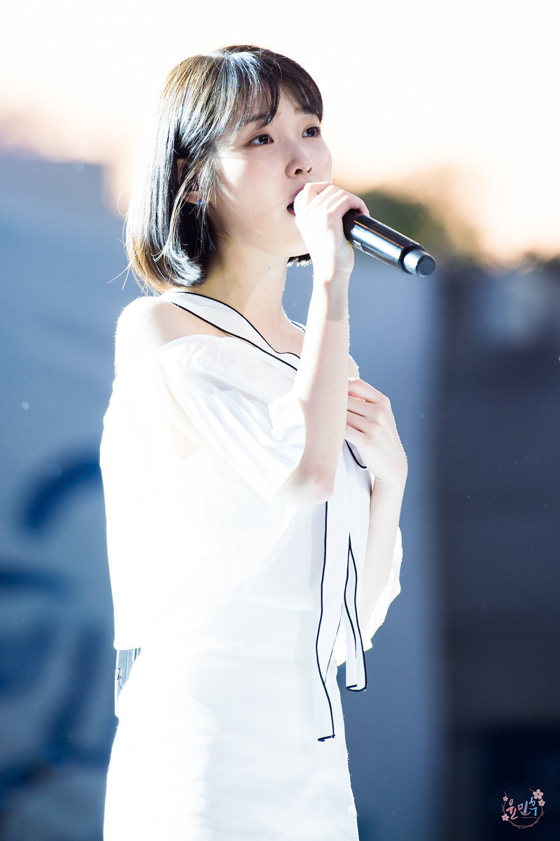 2017시즌 아이유 직찍 모음.jpg | 인스티즈