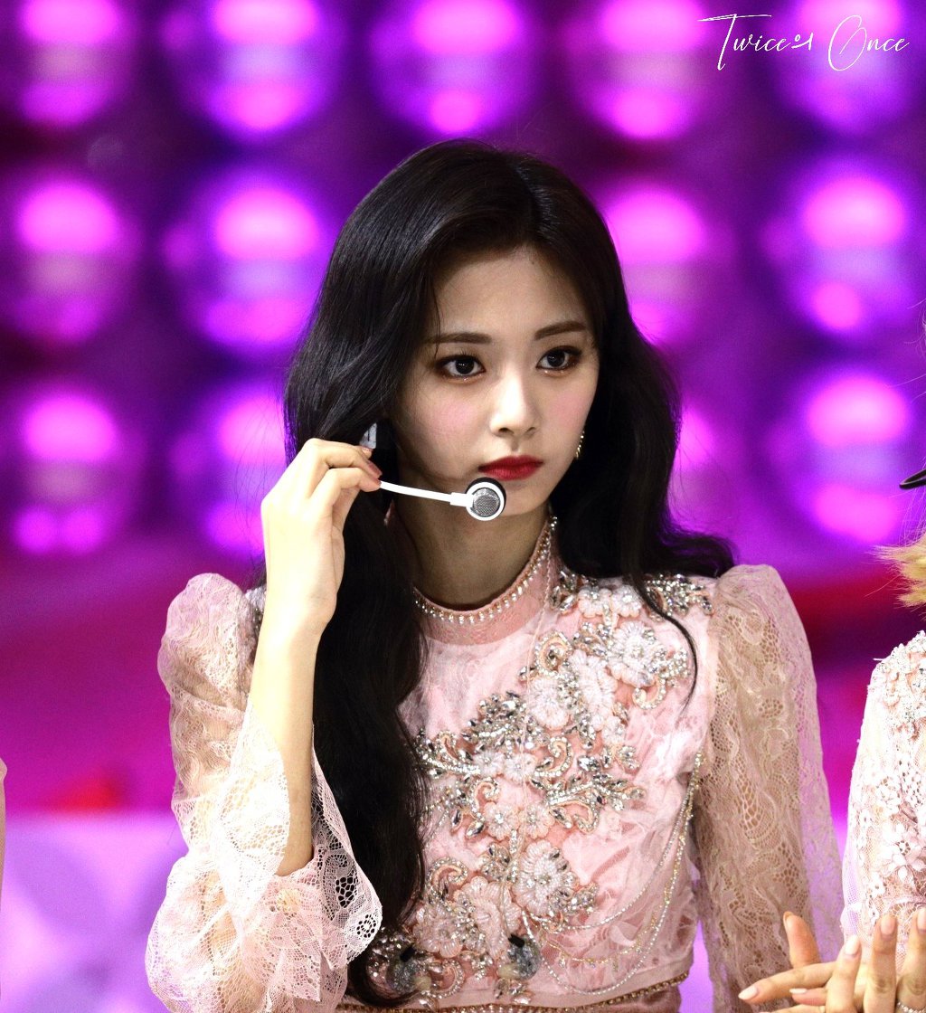 감탄만 나오는 최근 쯔위의 미모.jpgif | 인스티즈