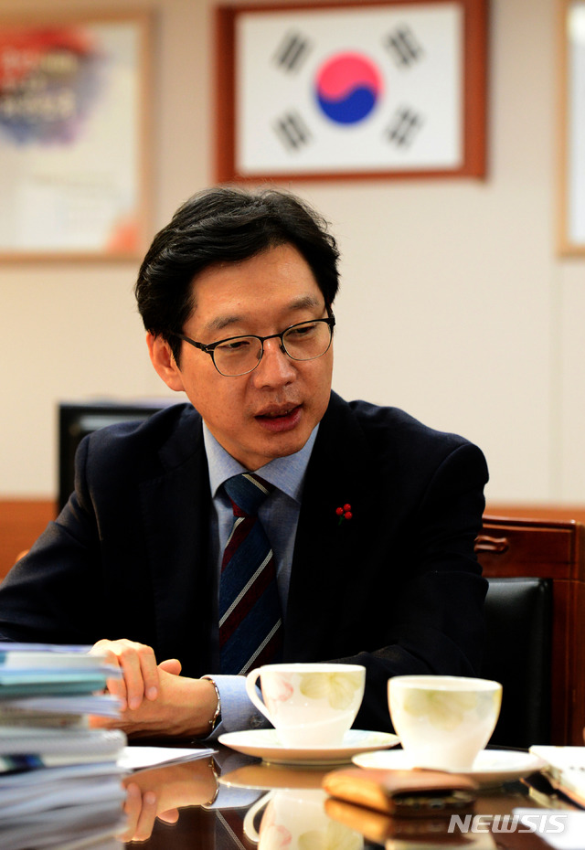 김경수 경남도지사 신년 인터뷰 전문 - 창업생태계 조성 집중..드루킹 재판 최선 다할 것 | 인스티즈