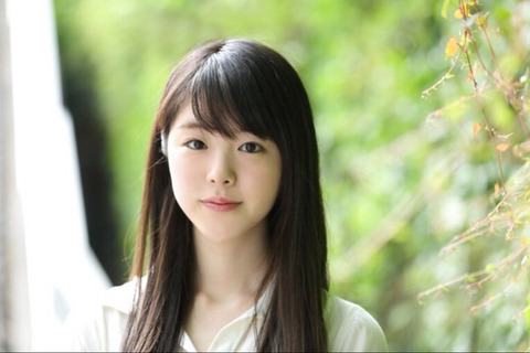 엘지 v30 광고 속 모델이라는 카라타 에리카 | 인스티즈