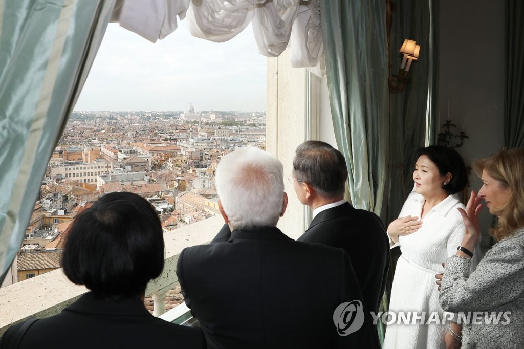 로마시내 전경 구경후 오찬을 갖는 문재인 대통령과 이탈리아 대통령 | 인스티즈
