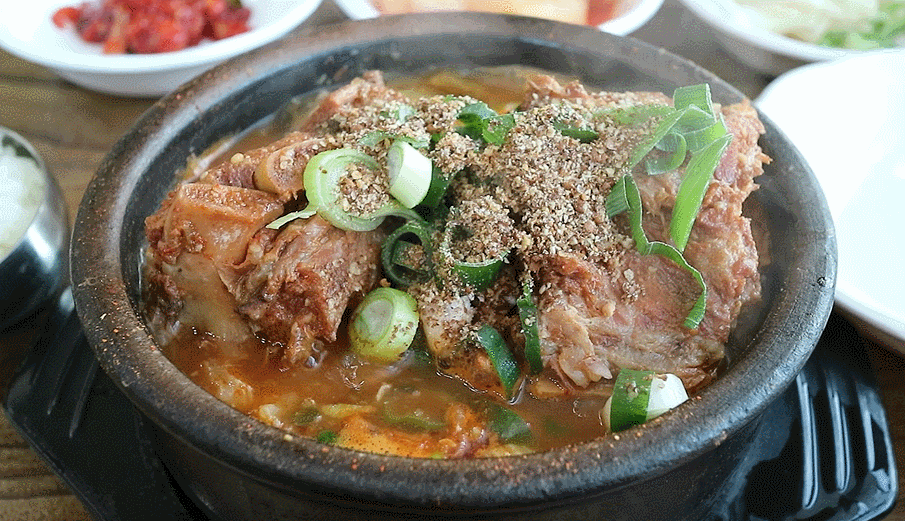 속시원한 ! 뼈다귀해장국 gif | 인스티즈