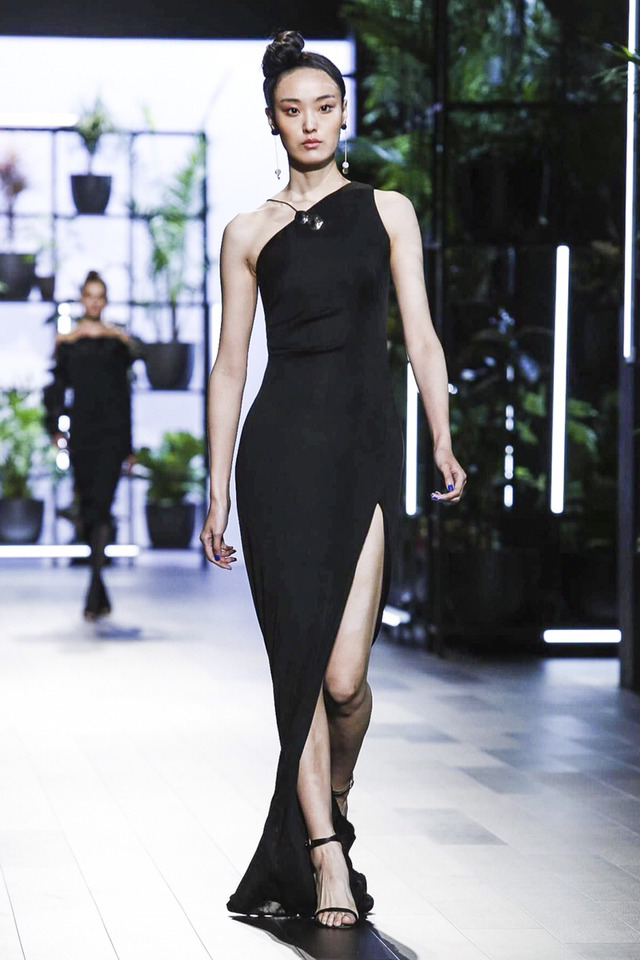 2018 S/S Cushnie et Ochs 컬렉션 | 인스티즈