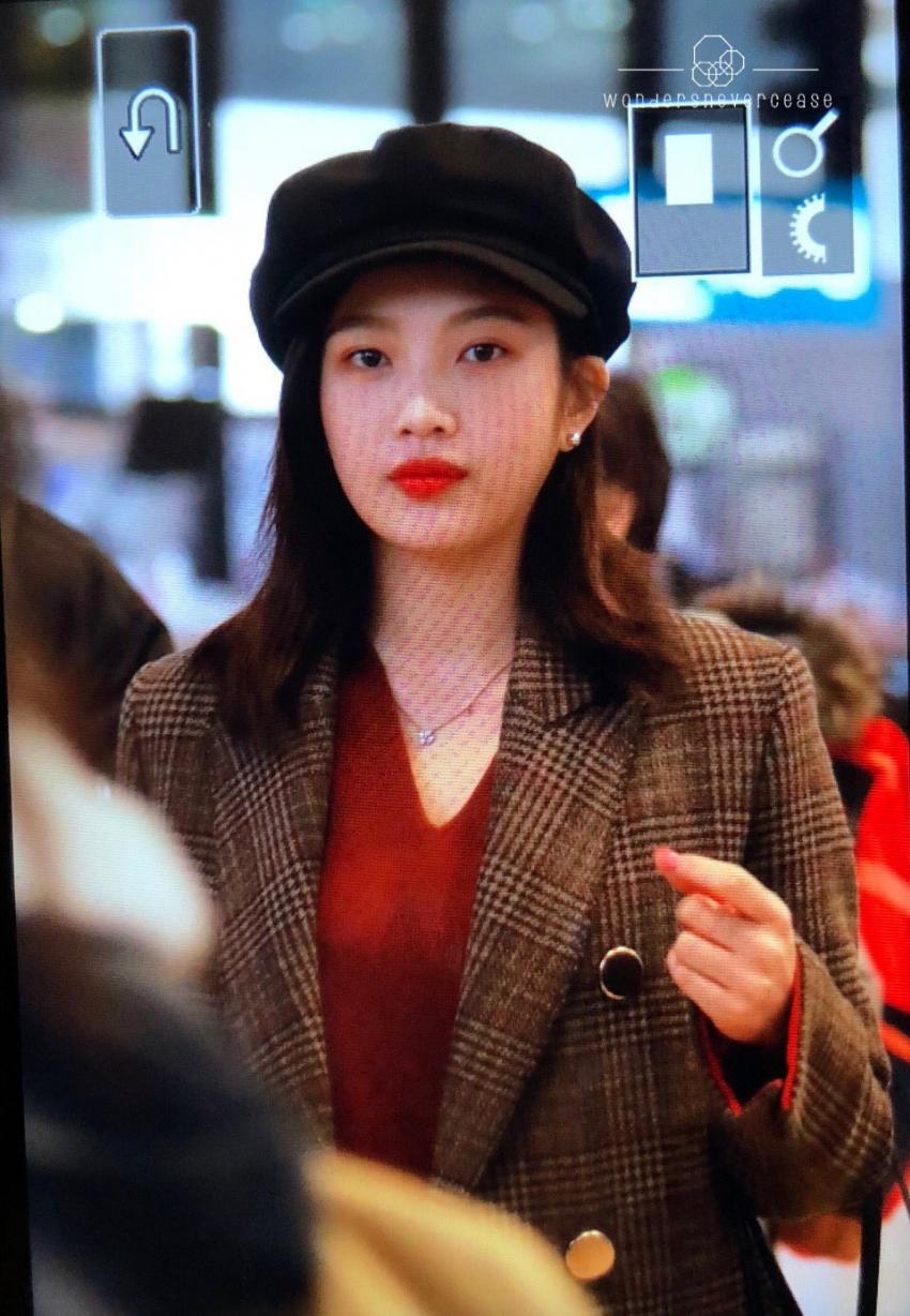 오전에 따숩게 옷 챙겨입고 출국한 레드벨벳 공항 프리뷰 | 인스티즈
