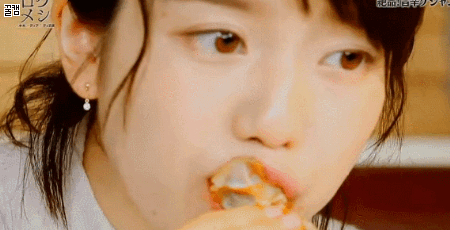 먹방으로 유명한 일본 아나운서의 운동신경.gif | 인스티즈