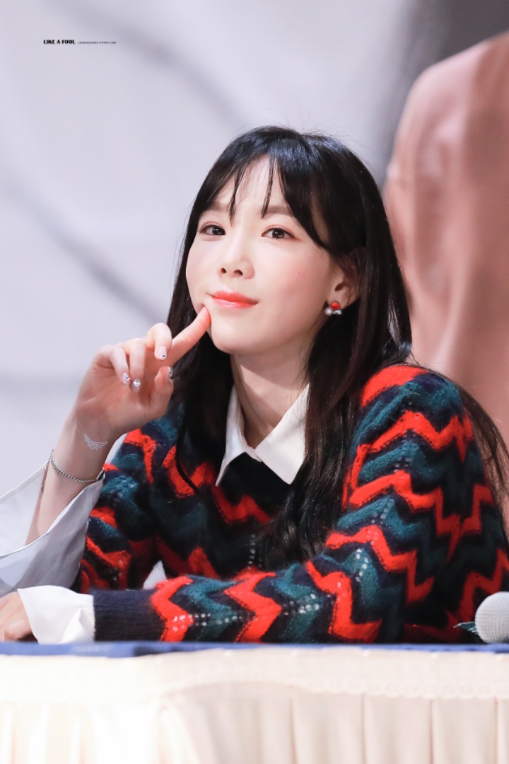 171217 태연 in 롯데월드몰 | 인스티즈
