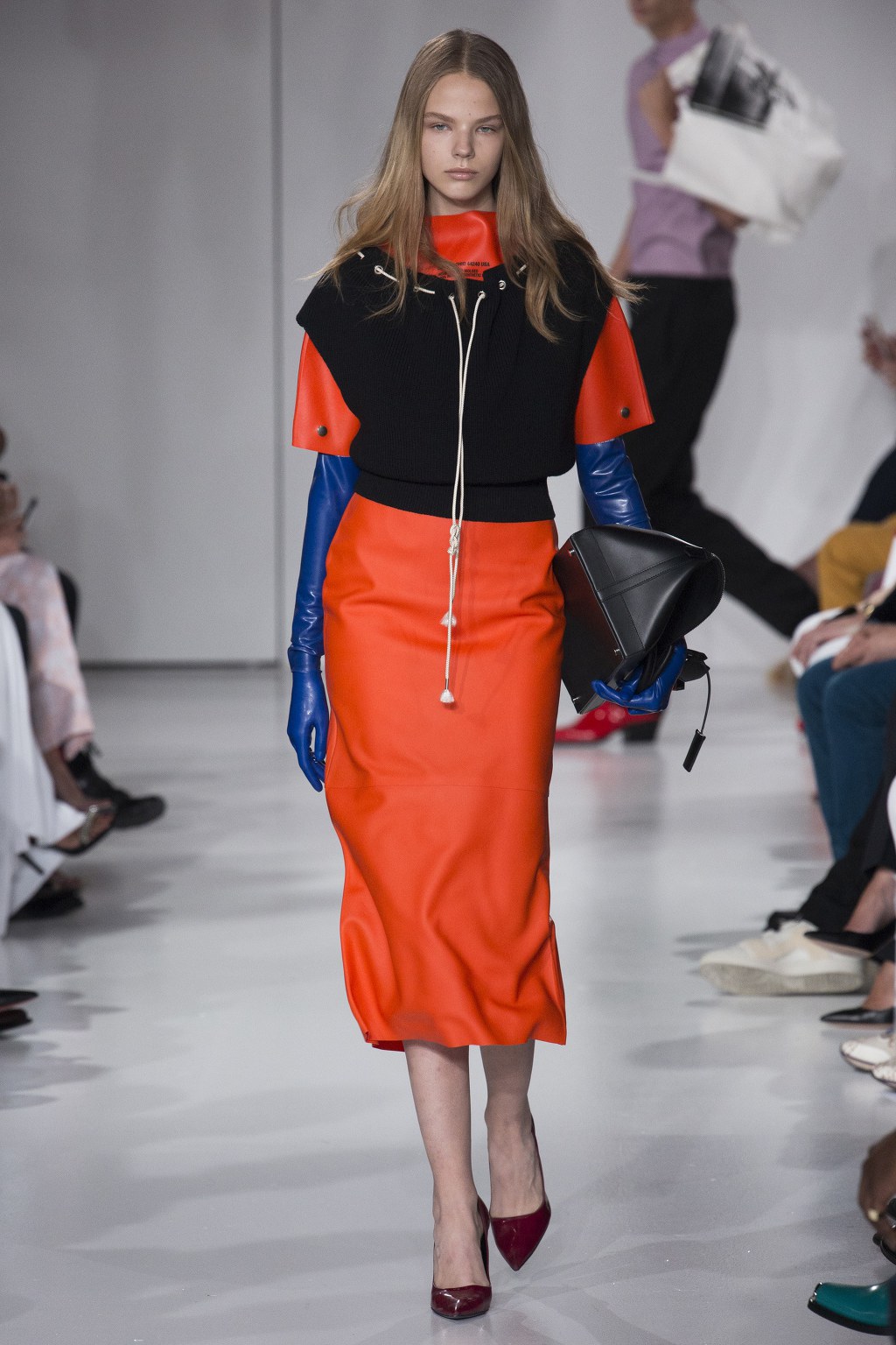 Calvin Klein by 라프 시몬스 2018 S/S 컬렉션 | 인스티즈
