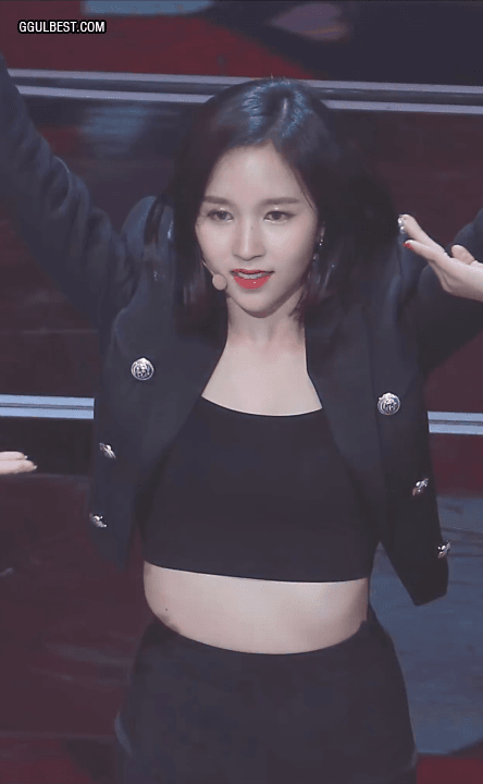트와이스 연말무대 섹시한 의상이 비슷했던 외국인 3인방 (미나모모쯔위).gif | 인스티즈