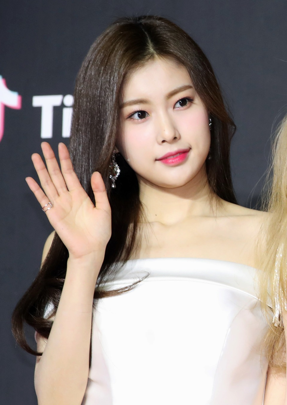 아이즈원 2018 MAMA 레드카펫 | 인스티즈