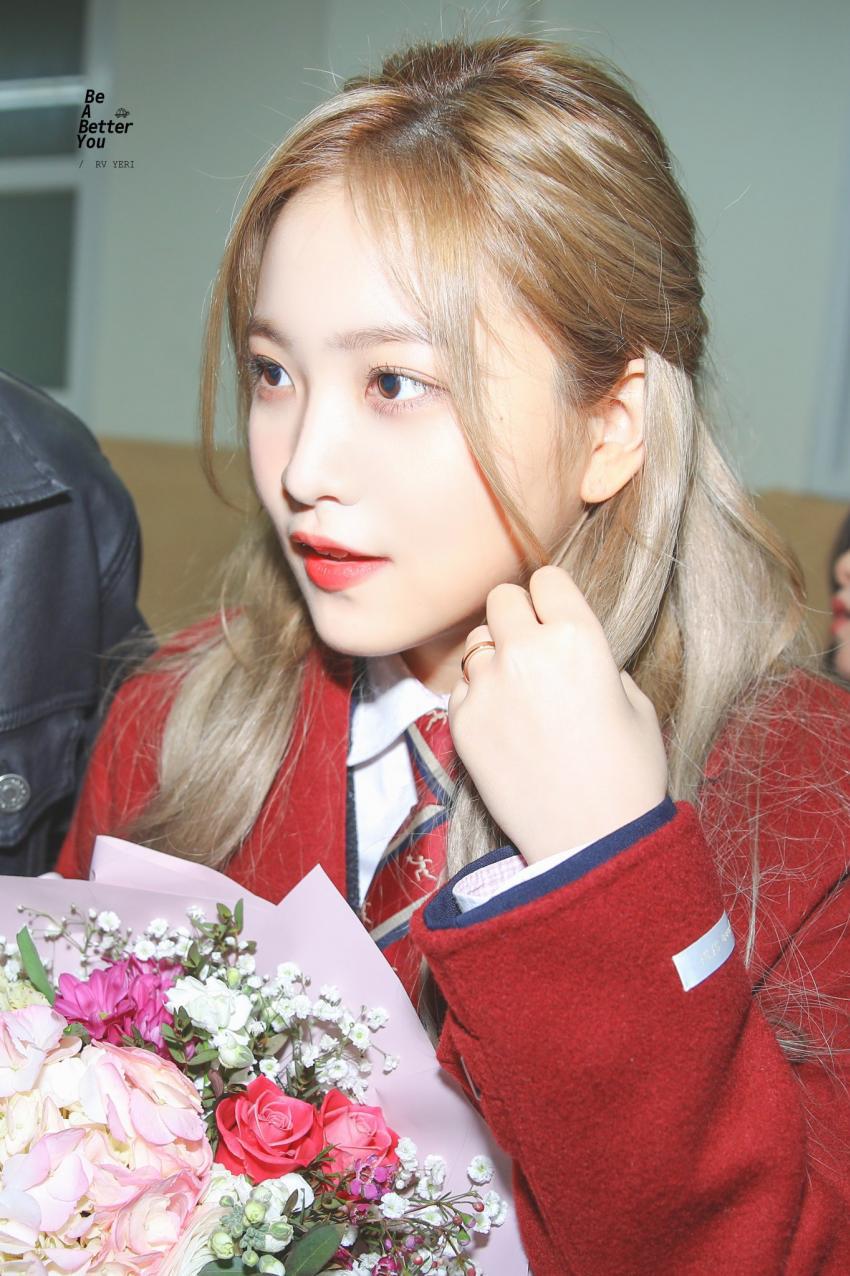 레드벨벳 예리 졸업식 날 | 인스티즈