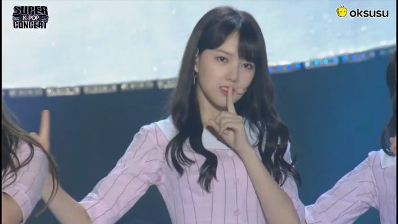 여자친구에서 윙크 젤 많이하는 애.gif | 인스티즈